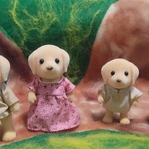 Cream and Pink Action Figures Playset